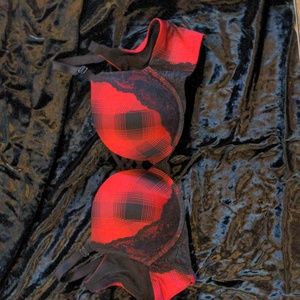 Torrid plunge bra. Beautiful lace detail. 38C